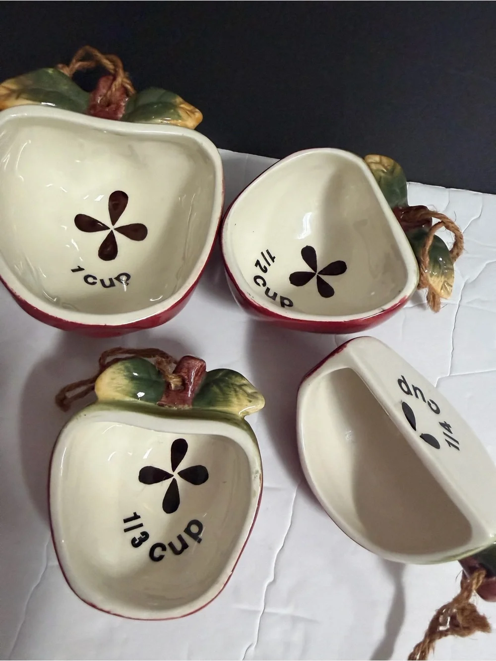Apple-Shaped Ceramic Measuring Cups Set of 4 Vintage Kitchen Decor